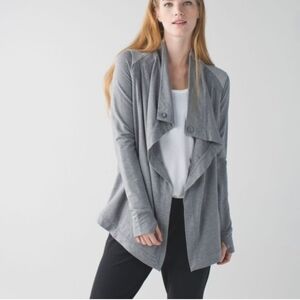 Lululemon Coast Wrap Heathered Mod Medium Gray